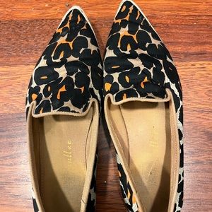 Bettye Muller pointy toe flats, black animal print size 7